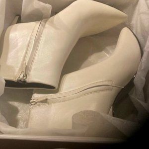 Calvin Klein SENLY Leather Ivory Boots